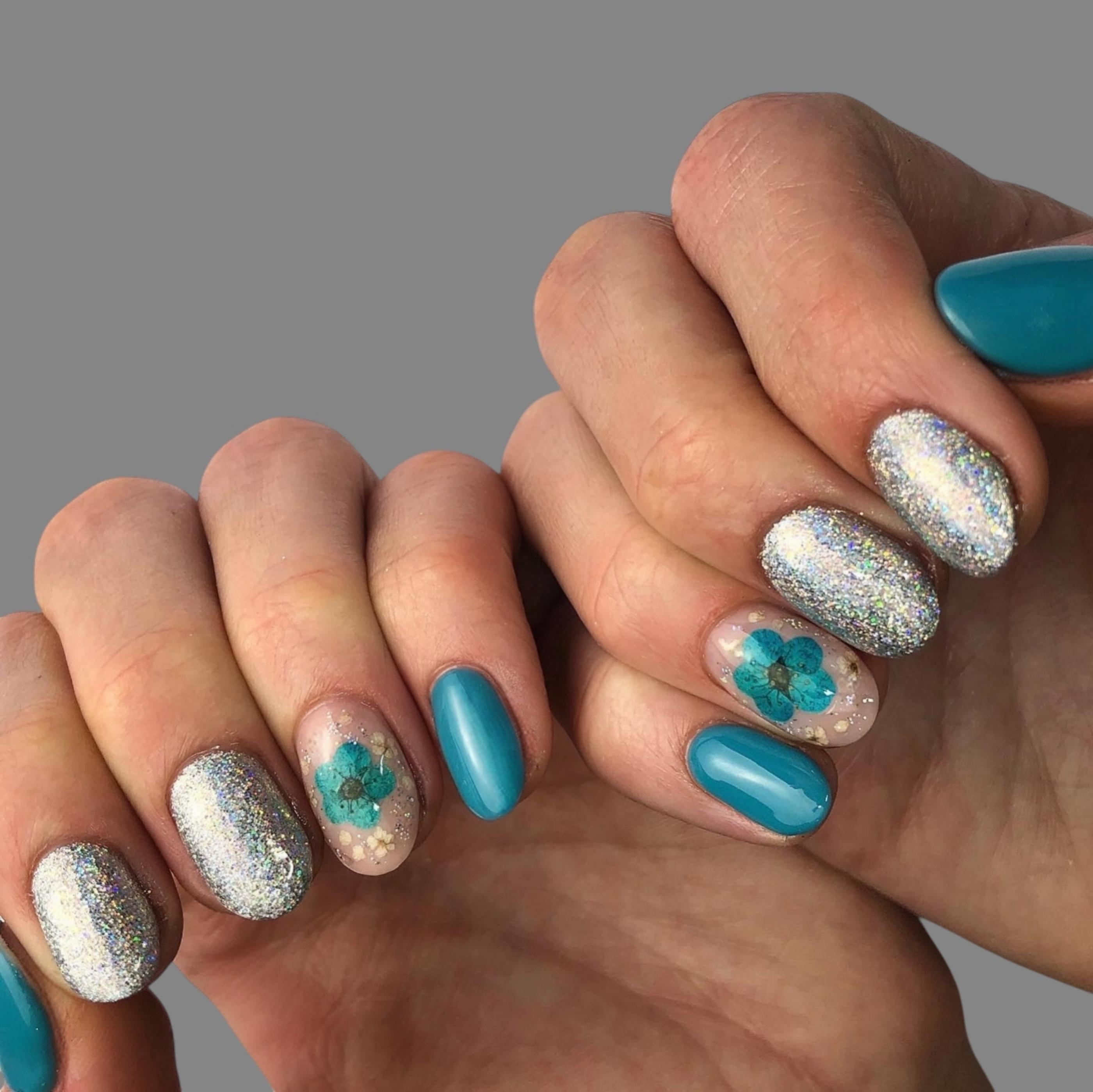 Custom nail set by the US Nails team